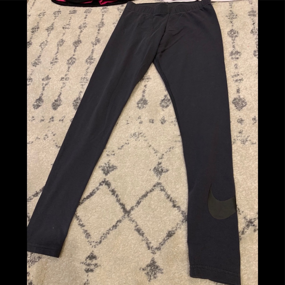Women’s Nike work out pants